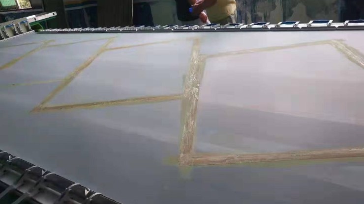 玻璃印刷中絲網印刷和UV印刷工藝特點有什么不同？